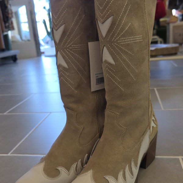 2026/07/1000864343-scaled.jpg Bota Sauvage Beige Blanco