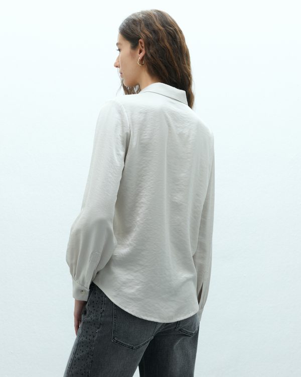 Camisa de raso crudo ANDAM vista de espalda