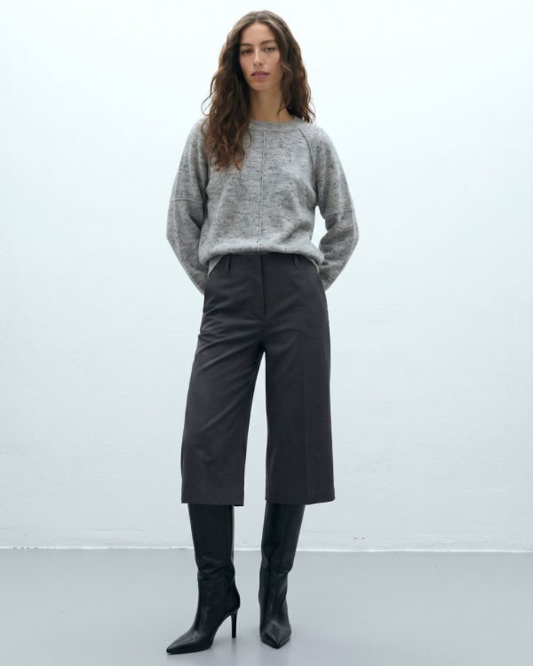 Pantalón culotte de paño gris antracita ANDAM look completo con botín alto