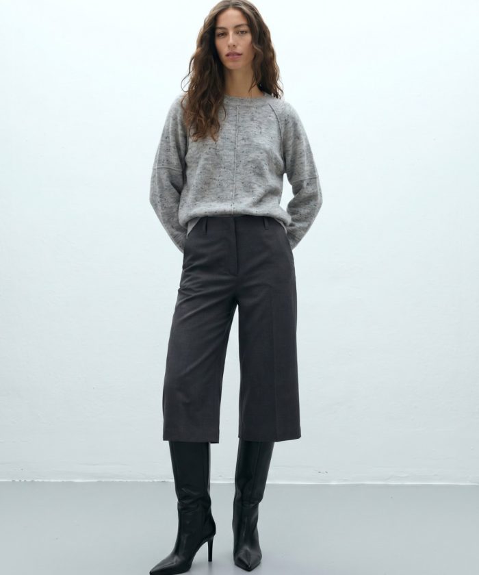 Pantalón culotte de paño gris antracita ANDAM look completo con botín alto