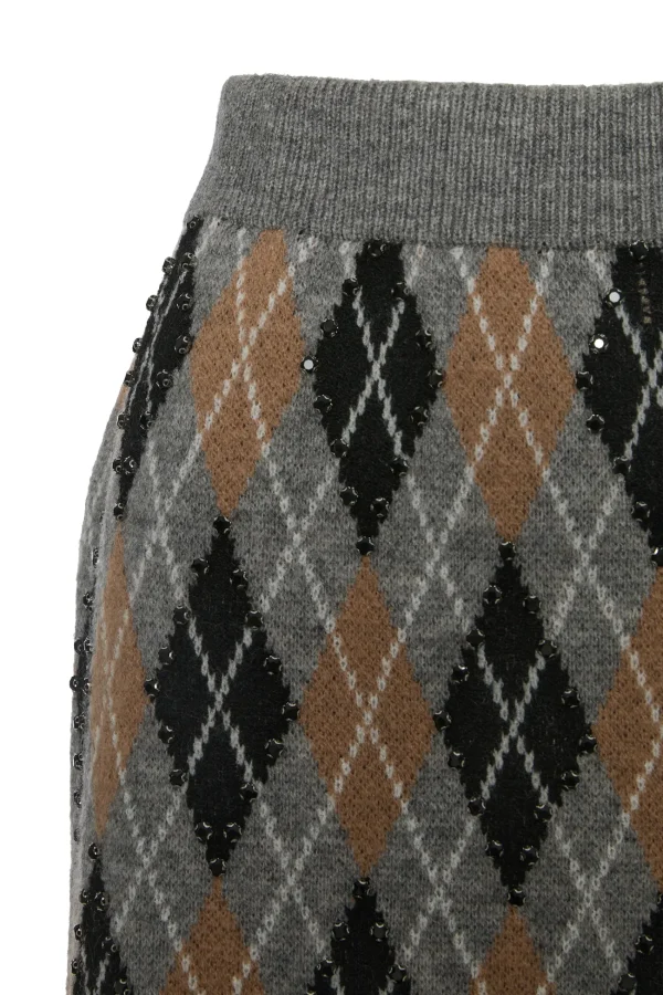 Falda mini de punto jacquard gris BSB, detalle de los rombos con pedrería