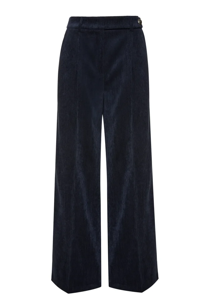 Pantalón ancho de pinza en azul marino con textura de pana BSB, vista de frente