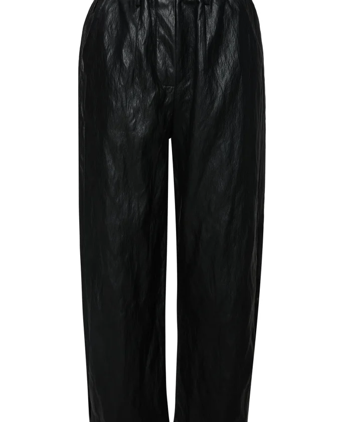 Pantalón ancho polipiel negro BSB de corte globo y largo cropped