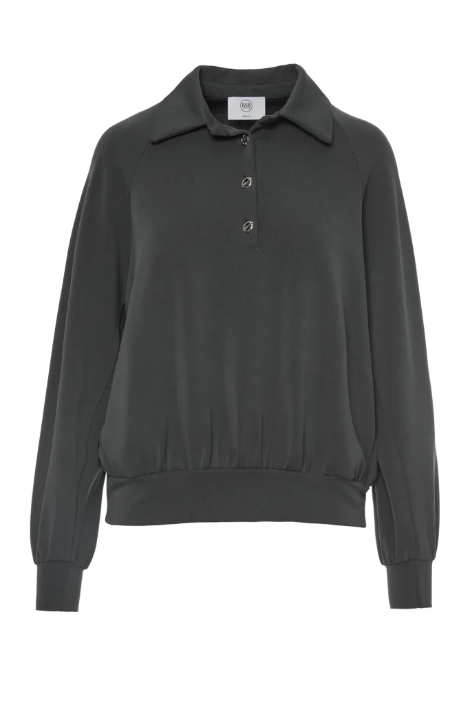 Polo de punto gris oscuro con cuello camisero BSB, vista de frente