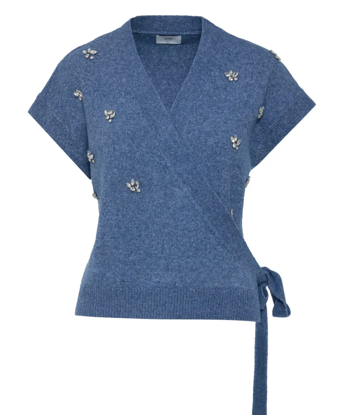 Top cruzado de punto azul chambray BSB con pedrería, vista de frente Top cruzado de punto azul chambray BSB con pedrería, vista de frente