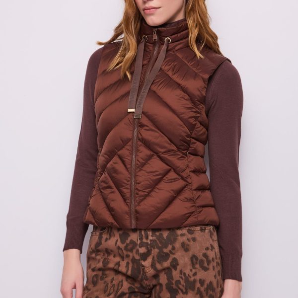 Chaleco acolchado cuello alto Gaudí Jeans en chocolate
