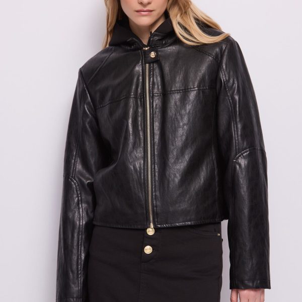 Chaqueta de ecopiel negra con capucha Gaudí Jeans