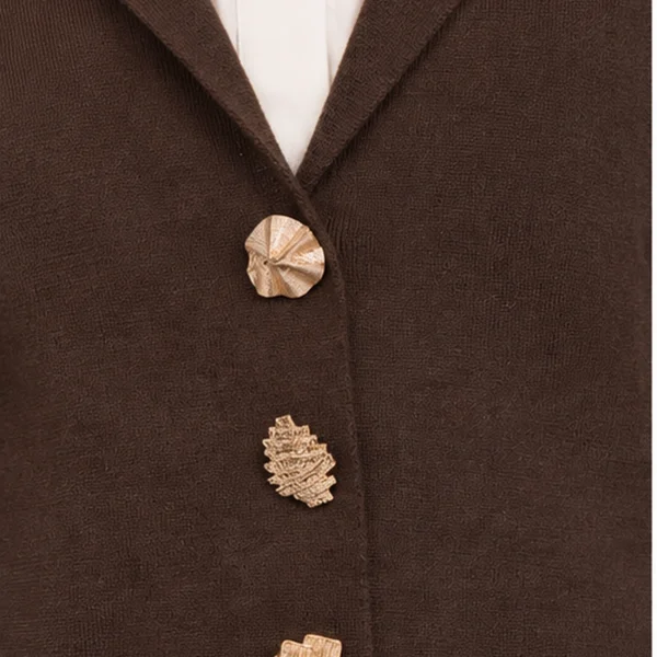 chaqueta-punto-solapas-botones-marron-03 Chaqueta punto con solapas y botones