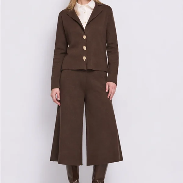gaudi-look-chaqueta-pantalon-punto-marron-04 Bermuda Punto Lana